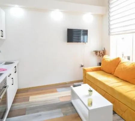 Old Town Apartment *